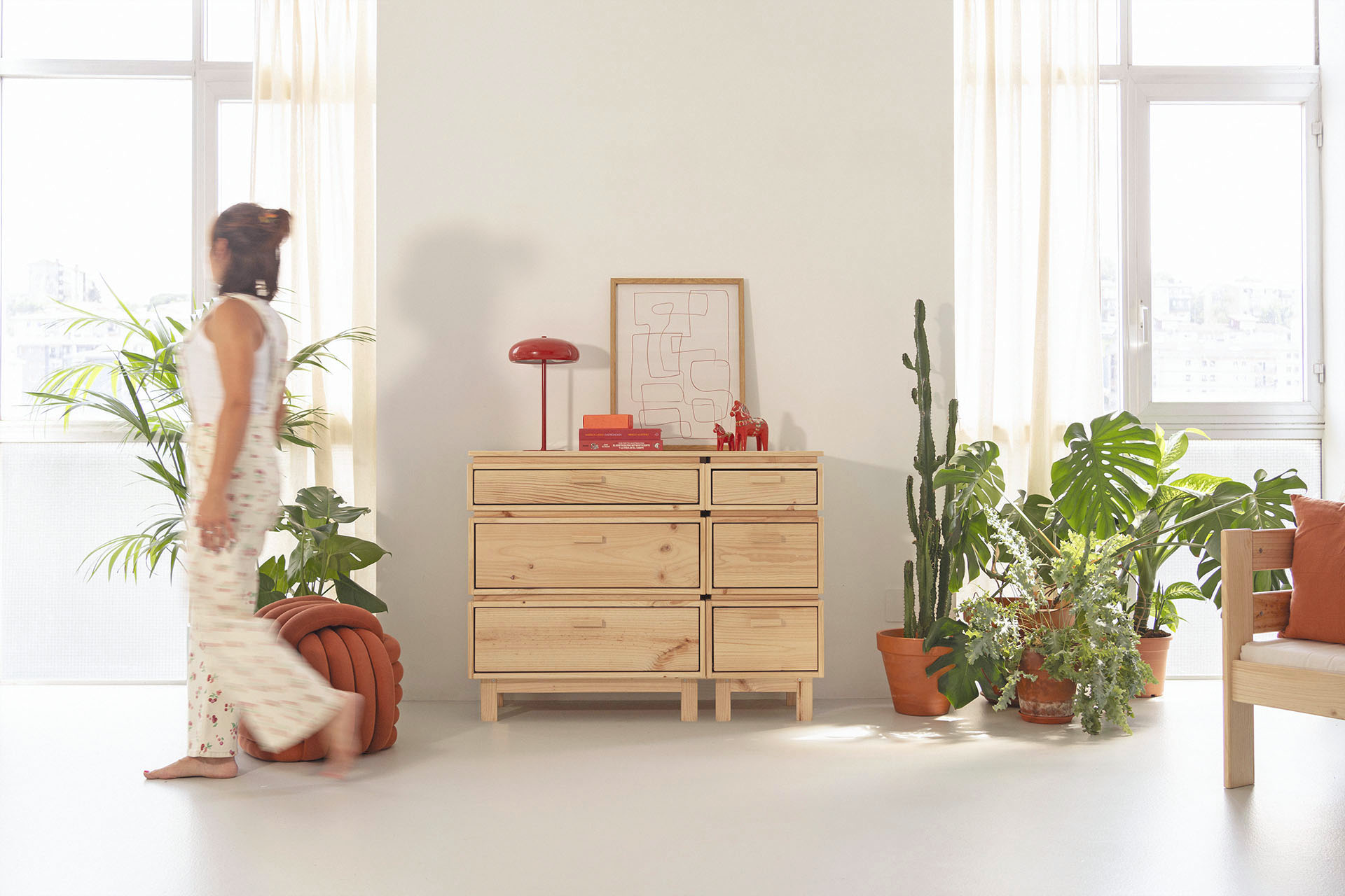 Imagen de ambiente 1 para:Cómoda de madera natural